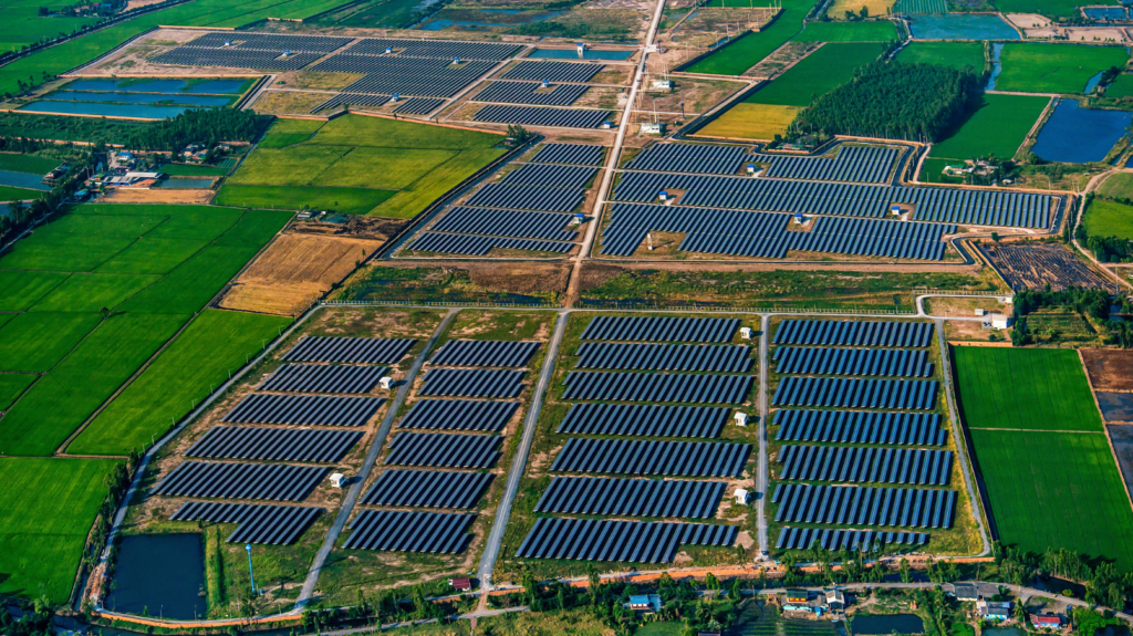 solar-panels-on-farm-land