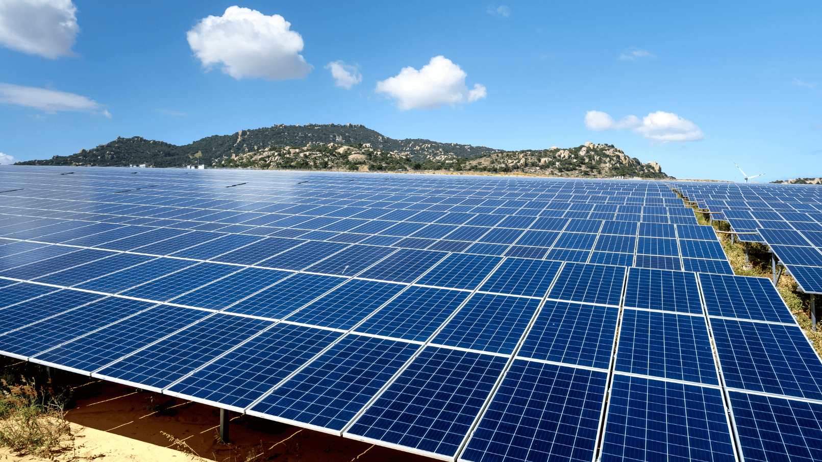 solar-farm-in-remote-area